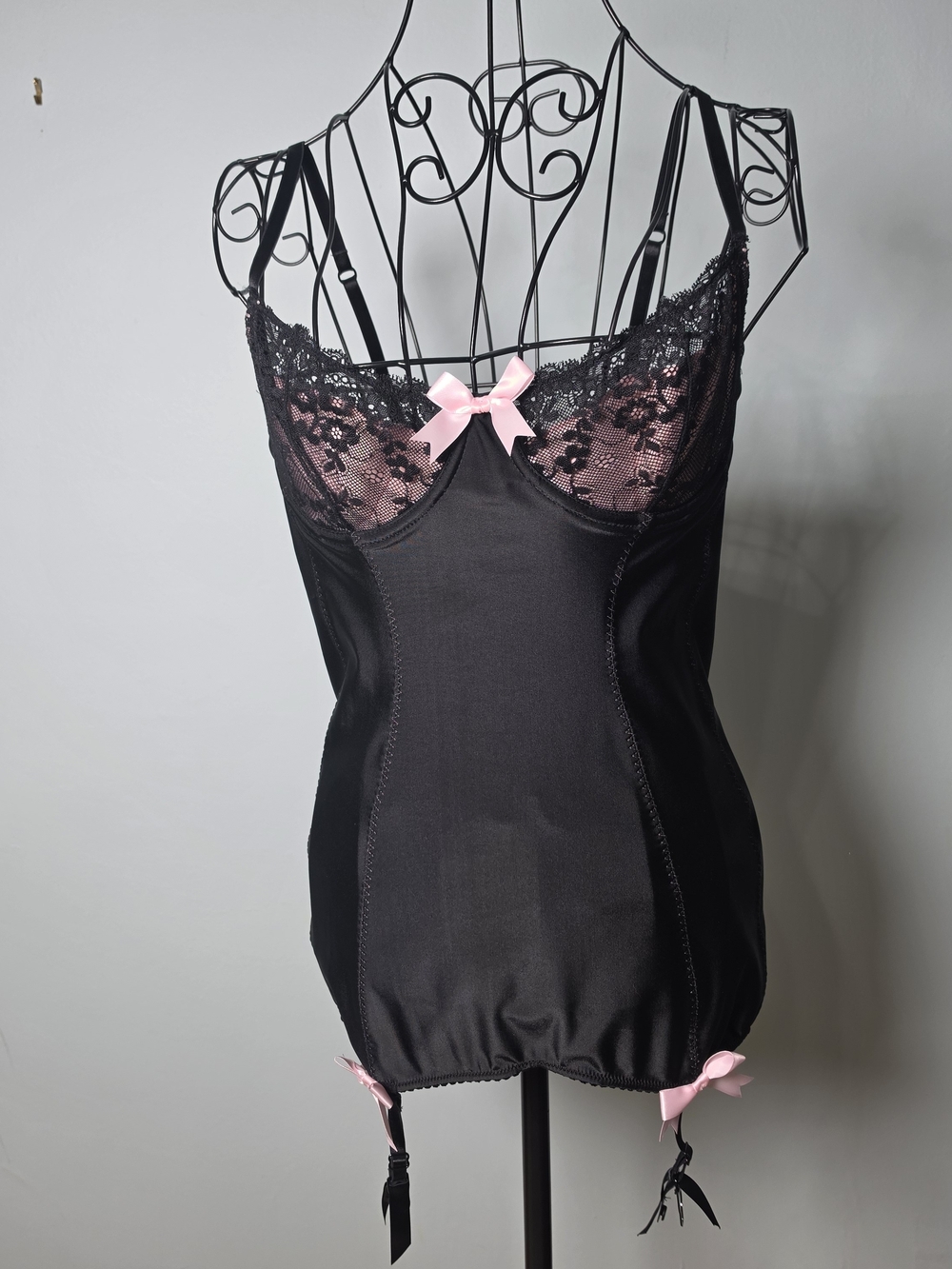 Victoria's Secret Sexy Little Things 36C Black Pink Lace Garter Bustier Y2K